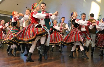 Fragment występu zespołu "Kurpie Zielone"