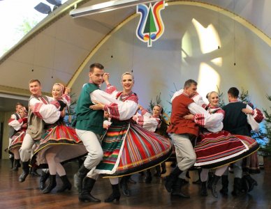 Fragment występu zespołu "Kurpie Zielone"