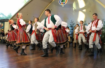 Fragment występu zespołu "Kurpie Zielone"