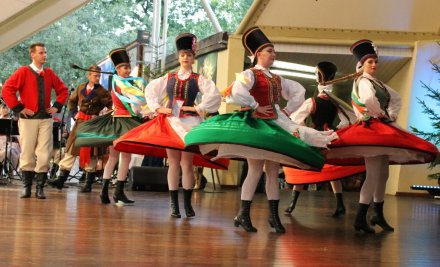 Fragment występu zespołu "Kurpie Zielone"