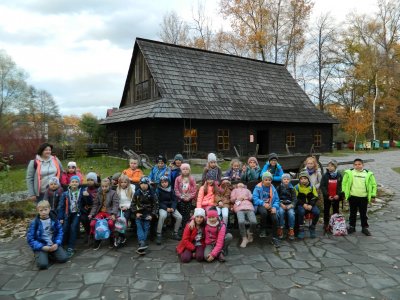 Uczniowie w skansenie