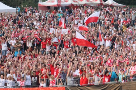 Kibice na skoczni w Malince