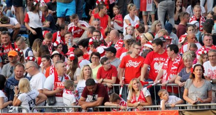 Kibice na skoczni w Malince