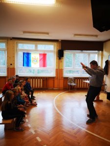 Wojciech Borys podczas pogadanki o Mołdawii