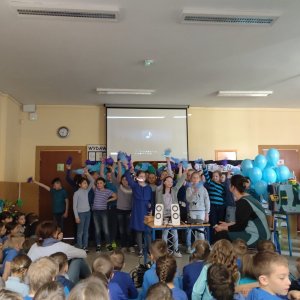 "wyciągnij dłoń" piosenka kl.3