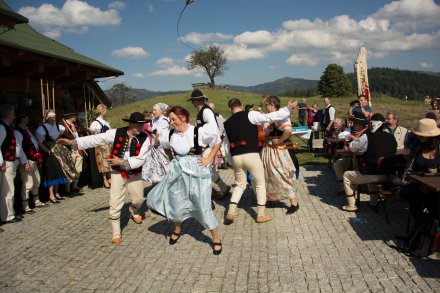 Zespół Wisła Plus w tańcu