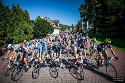 Honorowy start maratonu z płyty rynku