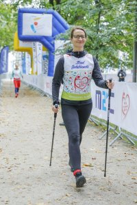 Małgorzata Melcer w trakcie marszu