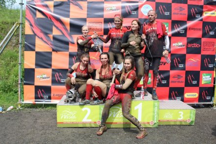 Jedna z grup zawodników na mecie