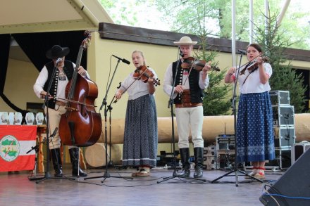 Kapela góralska zadbała o oprawę muzyczną wydarzenia