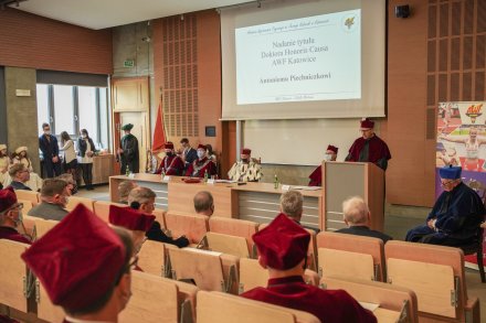 Uroczystość nadania Antoniemu Piechniczkowi tytułu doktora honoris causa katowickiej AWF