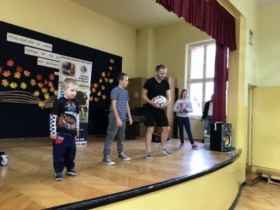 Warsztaty z Adrianem Duszakiem w wislańskich szkołach