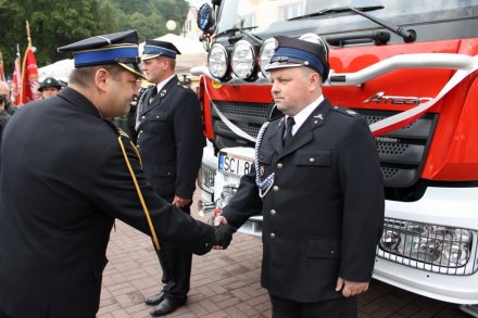 Ceremonia przekazania samochodu