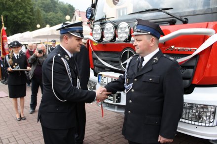 Ceremonia przekazania samochodu