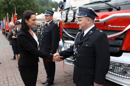 Ceremonia przekazania samochodu