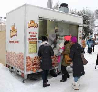 Food trucki na wiślańskim placu Hoffa