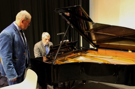 Strojenie instrumentu przed koncertem