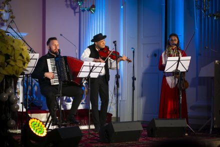 Wieczór kolęd w wykonaniu kapeli góralskiej "Beskidzcy Zbóje"