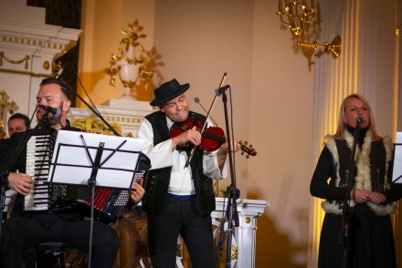 Wieczór kolęd w wykonaniu kapeli góralskiej "Beskidzcy Zbóje"