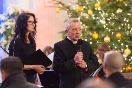 Ks. Waldemar Szajthauer i Iga Baranowska-Jagiełło