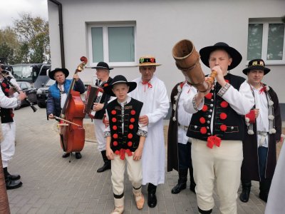 Udział w korowodzie Zespołu Wisła Plus