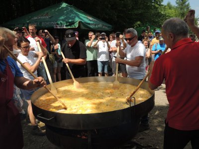 Zdjęcie z poprzedniej edycji - gotowanie jajecznicy