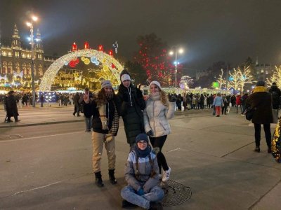 Uczniowie na jarmarku wiedeńskim