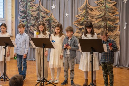 Kolędowanie w Szkole Podstawowej nr 2 w Wiśle Czarnem