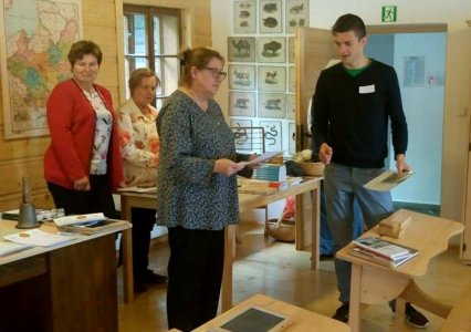 Moment wręczenia nagród i dyplomów