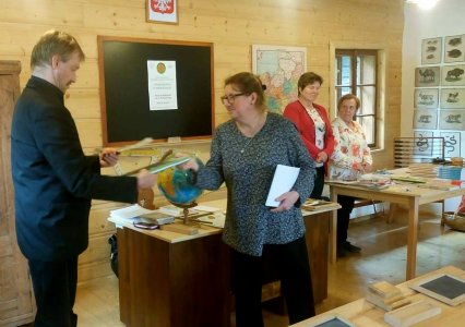 Moment wręczenia nagród i dyplomów
