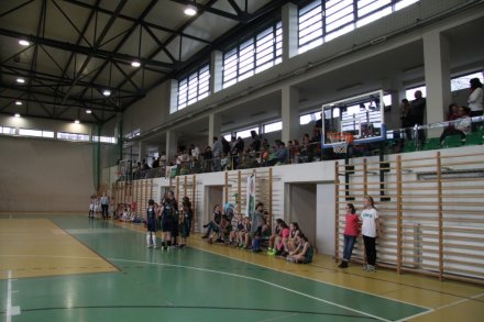 Publiczność na widowni sali gimnastycznej im. Wiślańskich Olimpijczyków