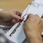 Haftowanie  męskiej koszuli góralskiej