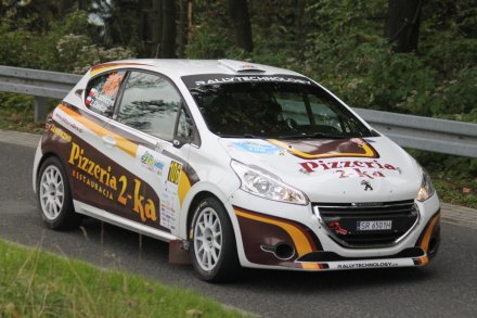 Samochód, w którym jedzie wiślanin Zbigniew Cieślar