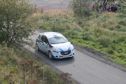 Samochód na trasie rajdu