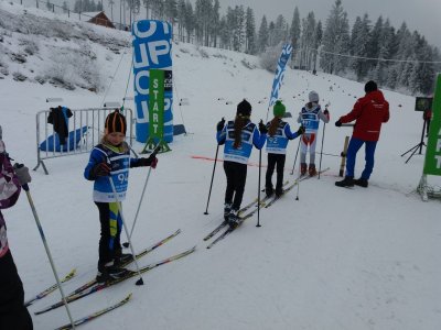 Zawodniczki przed startem biegu - fot. mat. prasowe