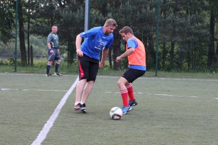 Tomasz Wuwer mija Huberta Jurosza