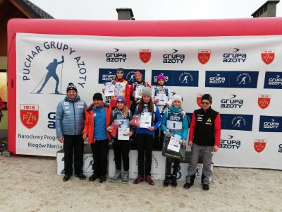 Juniorki D na podium