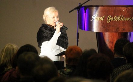 Prowadząca koncert Grażyna Durlow