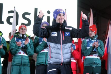 Jest super - pokazuje Austriak