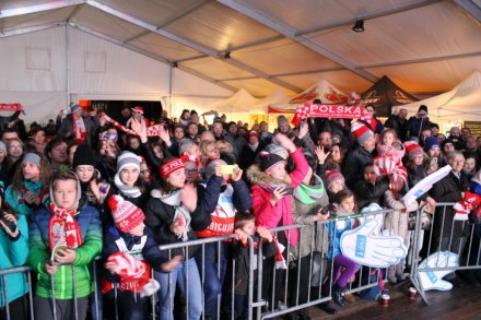 Kibice w centrum miasta