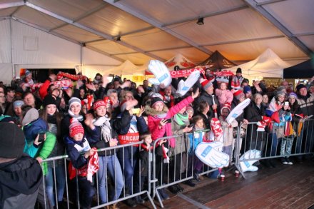 Kibice w centrum miasta