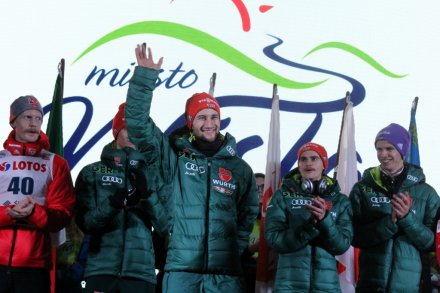 Markus Eisenbichler macha do fanów