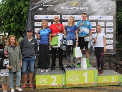 Najlepsi biegacze na podium