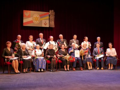 Laur Srebrnej Cieszynianki dla Bronisława Cieślara/fot. ox.pl