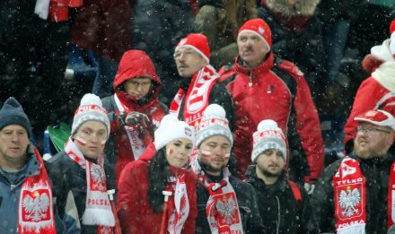 Kibice na trybunach skoczni w Wiśle Malince