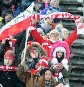 Kibice na trybunach skoczni w Wiśle Malince