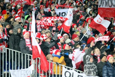 Kibice na trybunach skoczni w Wiśle Malince