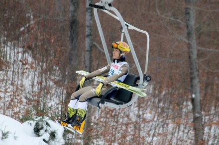 Noriaki Kasai jedzie na górę skoczni