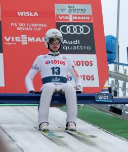 Aleksander Zniszczoł na belce startowej