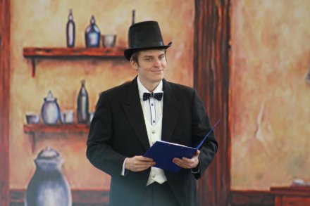 Prowadzący program interaktywny